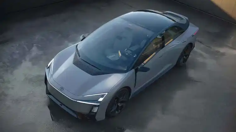 تويوتا كورولا 2026 هايبرد الجديدة: كفاءة أكثر، تقنية حديثة، ومنافسة حقيقية للهيمنة الذكية على فئة السيدان